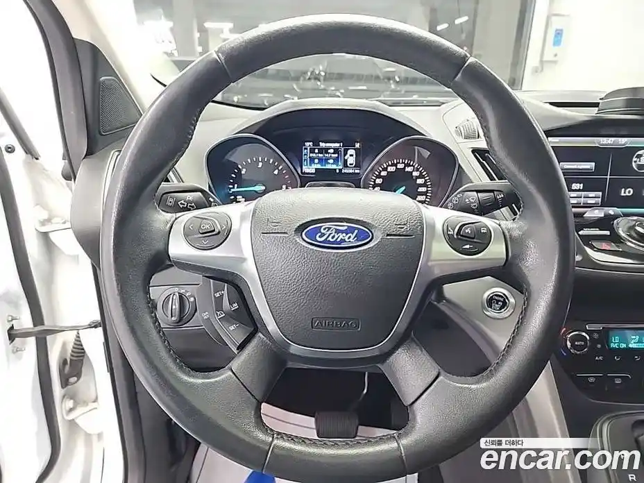 Ford Kuga 2016 2.0 гидро в Москве № 1920583, фото 11