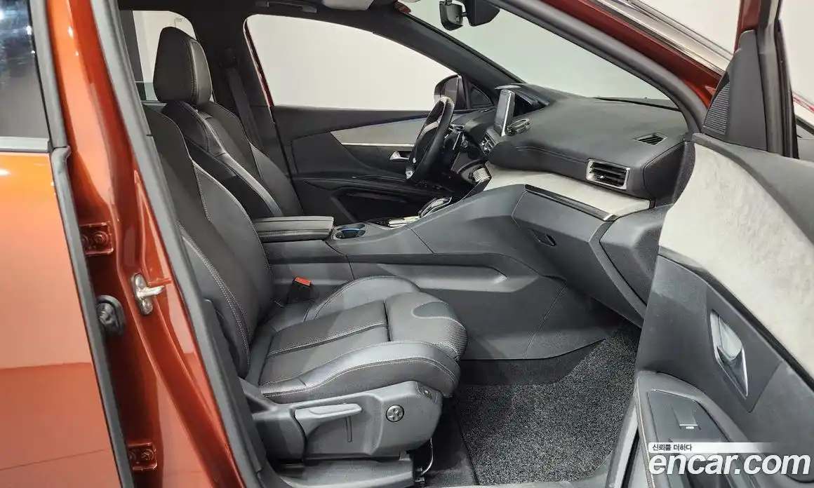 Peugeot 5008 2022 1.2 гидро в Москве, фото 16
