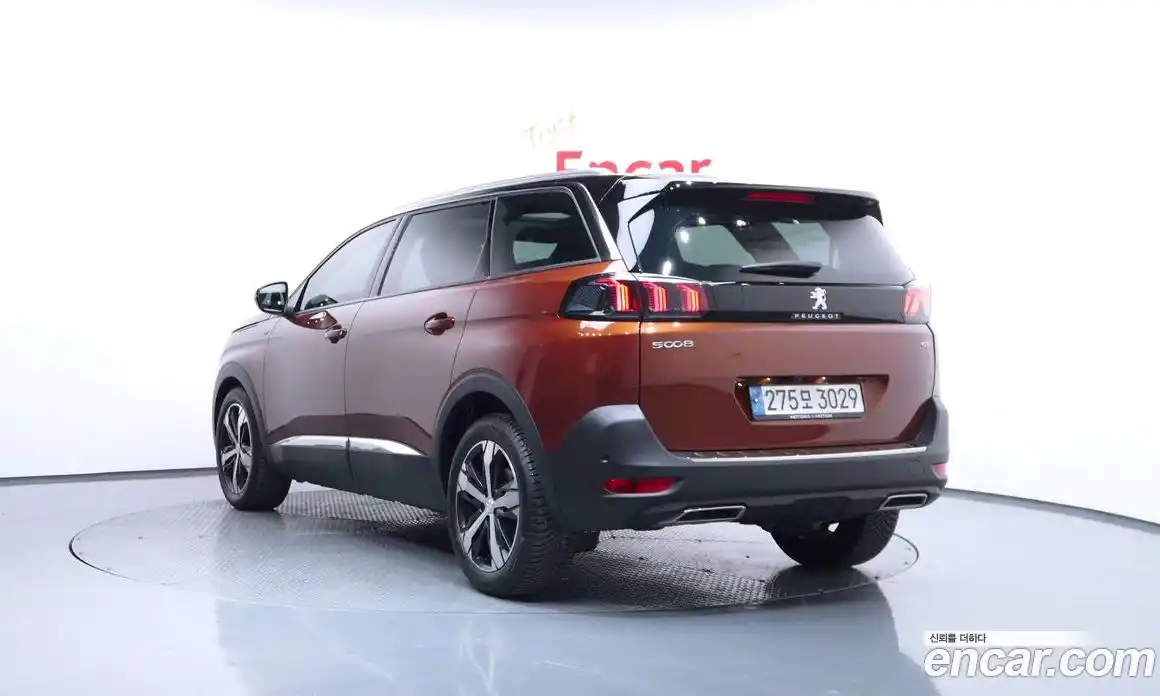 Peugeot 5008 2022 1.2 гидро в Москве, фото 4