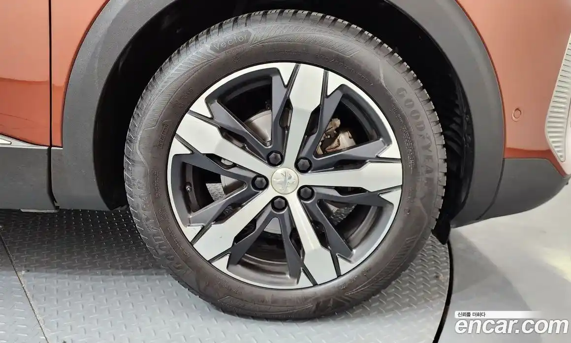 Peugeot 5008 2022 1.2 гидро в Москве, фото 7