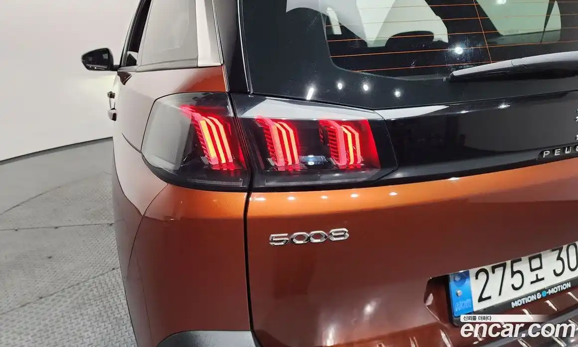 Peugeot 5008 2022 1.2 гидро в Москве, фото 9