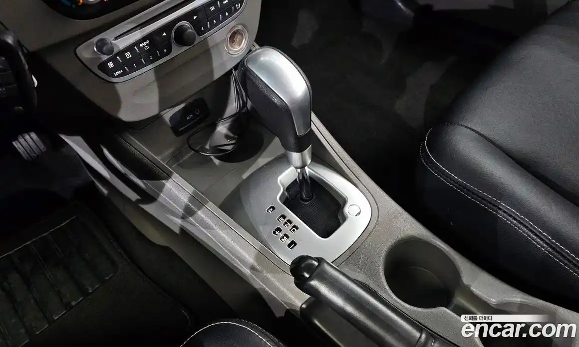 Renault SM3 2010 1.6 гидро в Москве № 222244, фото 9