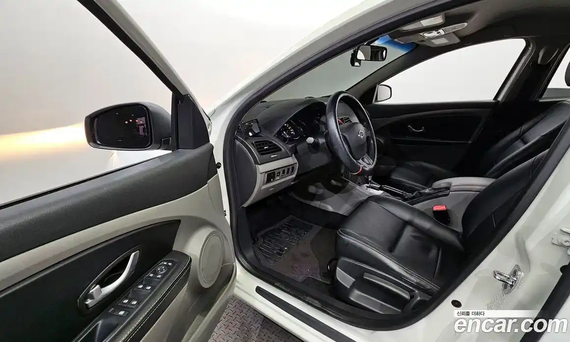 Renault SM3 2010 1.6 гидро в Москве № 222244, фото 10
