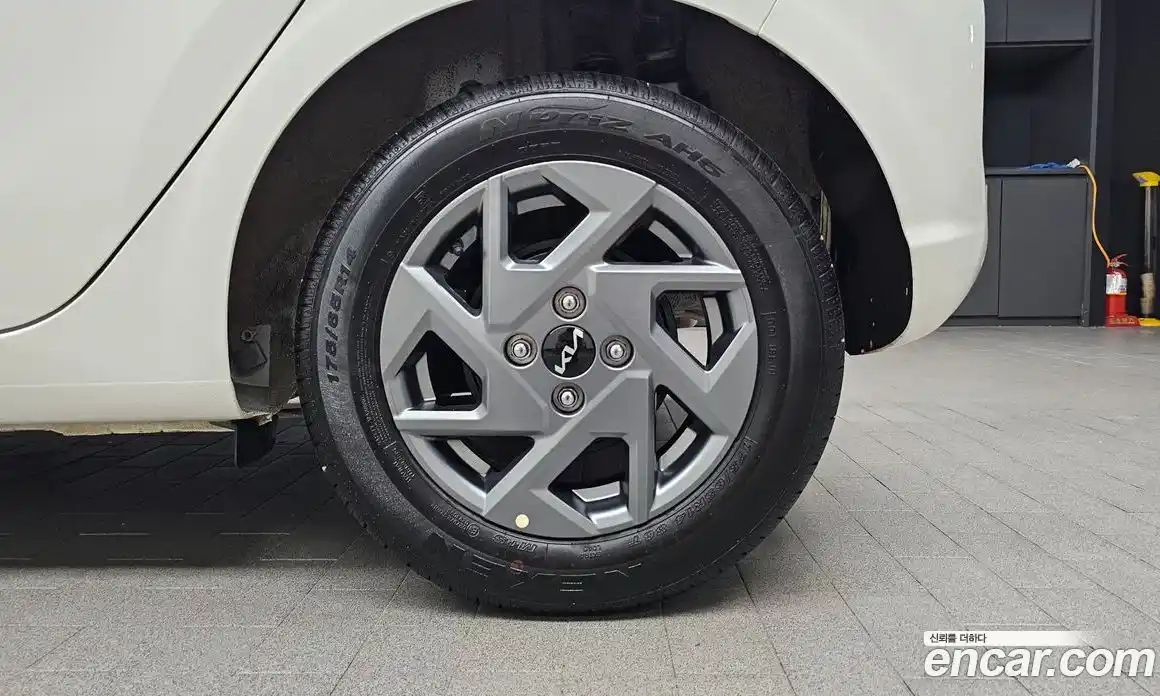 Kia Morning 2024 1.0 гидро в Москве, фото 7