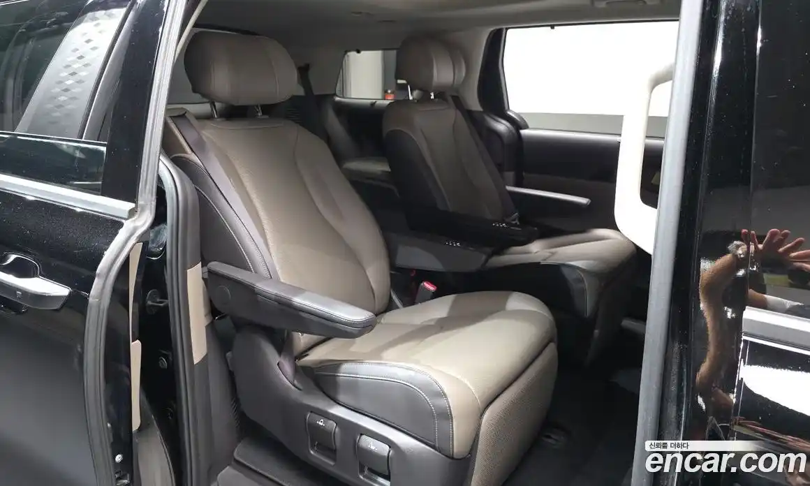 Kia Canival 2024 1.6 гидро в Москве, фото 16