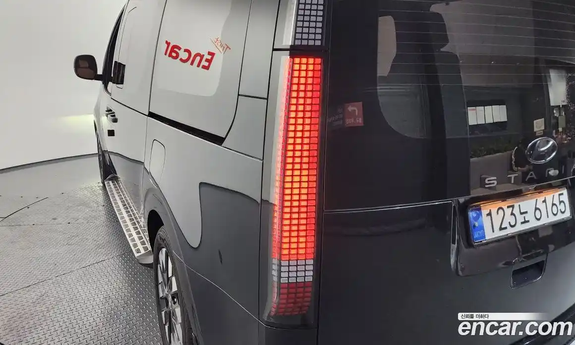 Hyundai Staria 2023 3.5 гидро в Москве № 1417414, фото 9