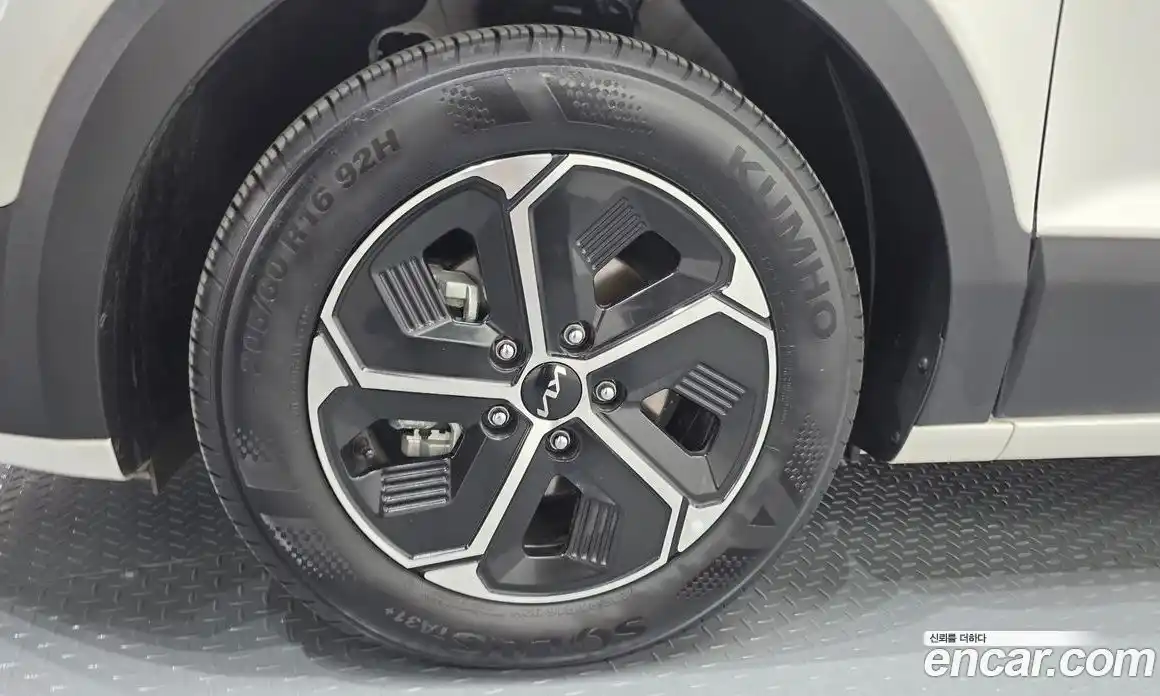 Kia Niro 2025 1.6 гидро в Москве № 1758132, фото 4