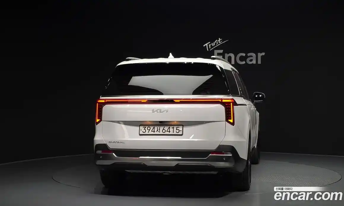 Kia Canival 2023 3.5 гидро в Москве № 1831456, фото 4