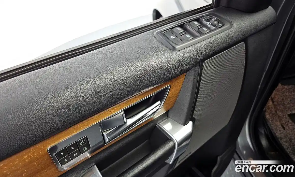 Land Rover Discovery 2012 3.0 гидро в Москве № 189934, фото 19