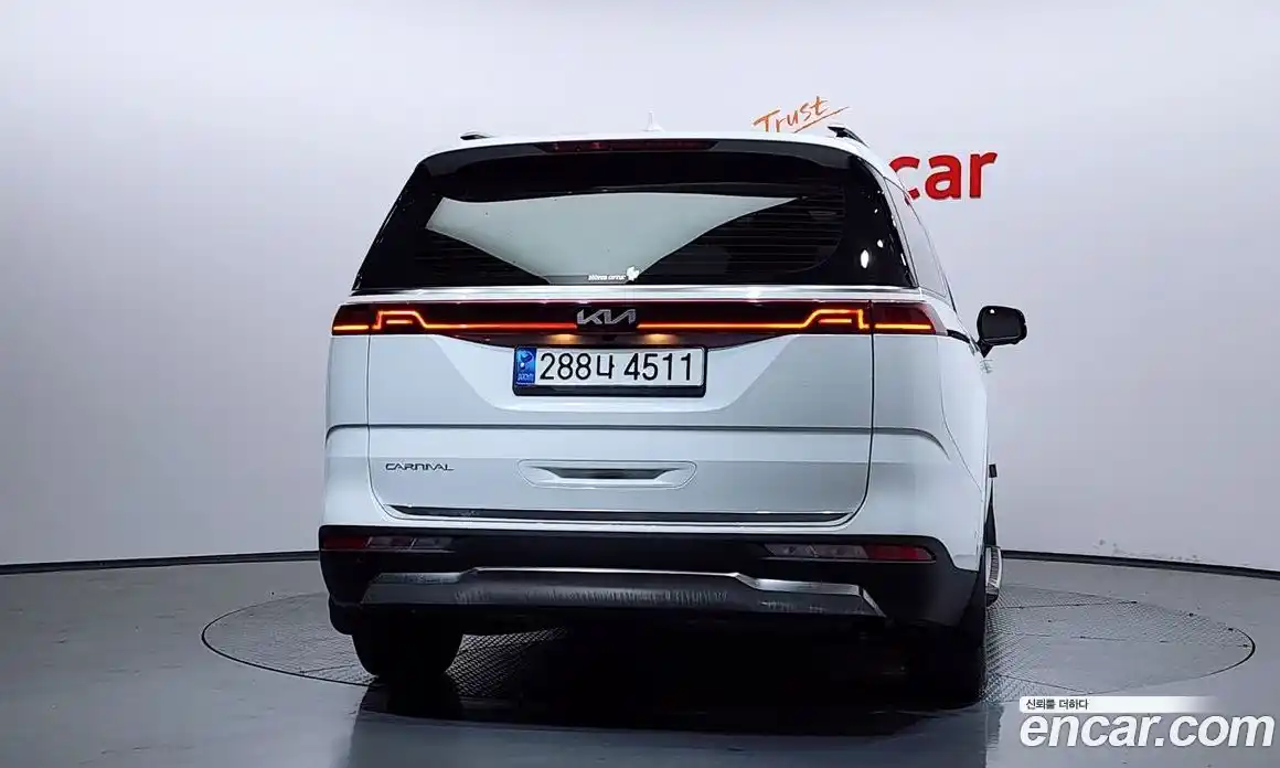 Kia Canival 2023 3.5 гидро в Москве № 1905106, фото 4