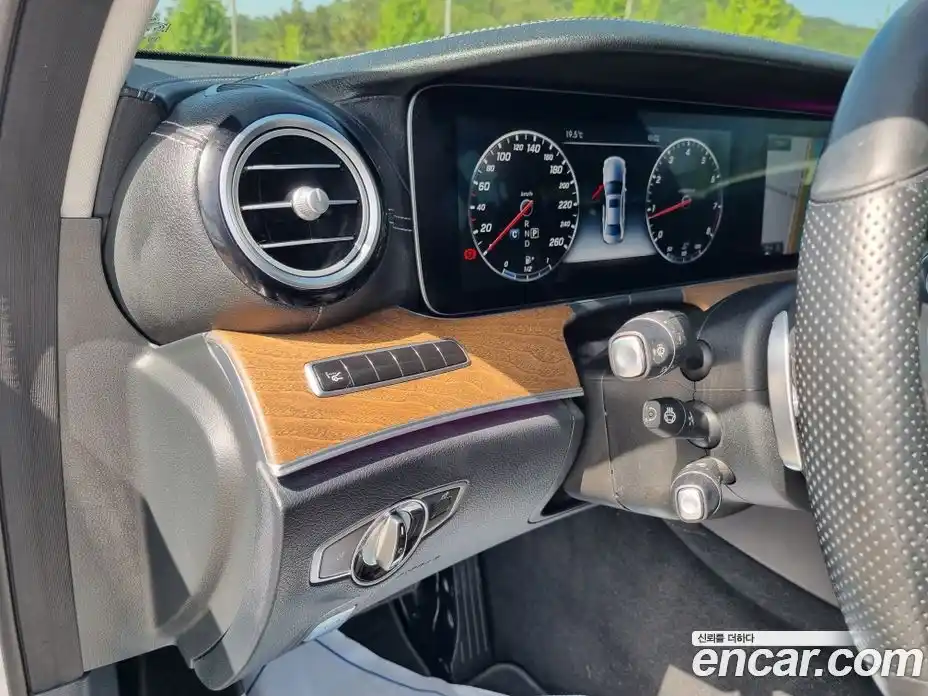 Mercedes-Benz E-Class 2017 2.0 гидро в Москве № 1909389, фото 17