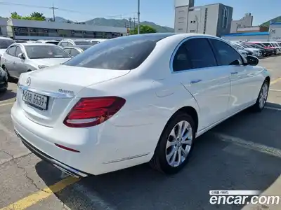 Mercedes-Benz E-Class 2017 2.0 гидро в Москве № 1909389, миниатюра 3