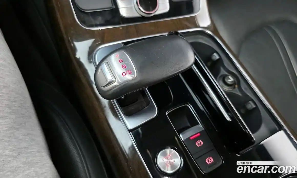 Audi A8 2014 4.1 гидро в Москве № 1911872, фото 9