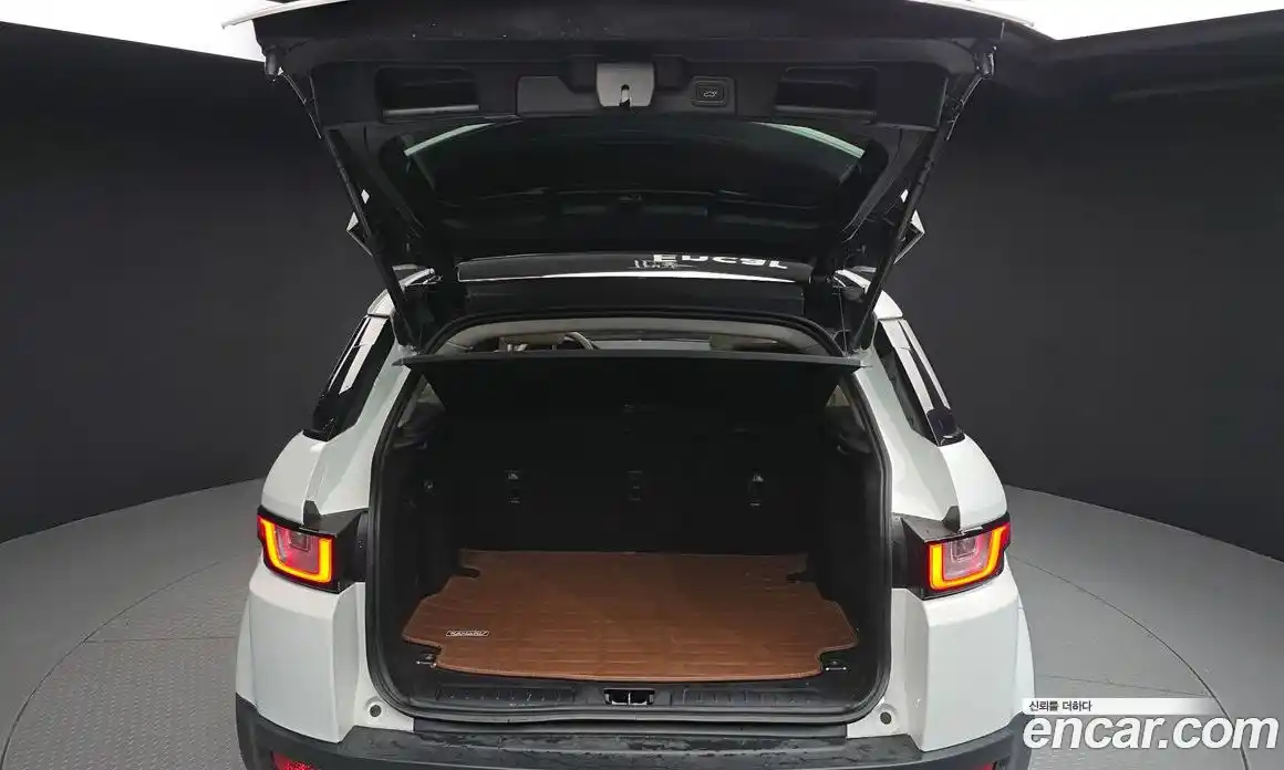 Land Rover Range-Rover Evoque 2018 2.0 гидро в Москве № 1915181, фото 20