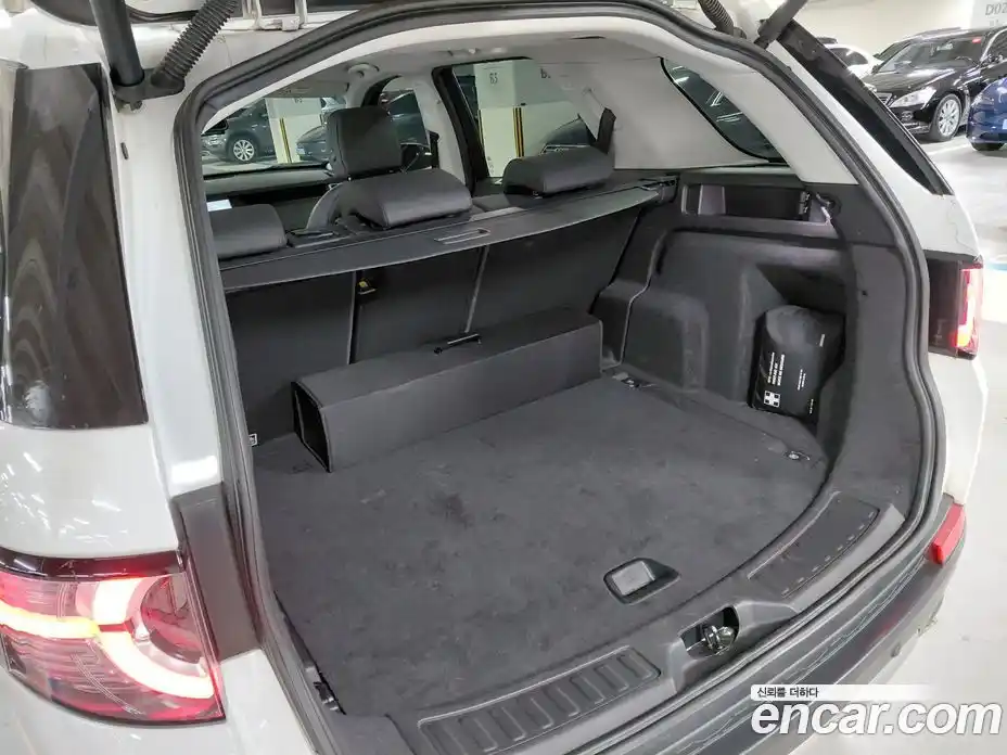 Land Rover Discovery Sport 2017 2.0 гидро в Москве № 1915354, фото 17