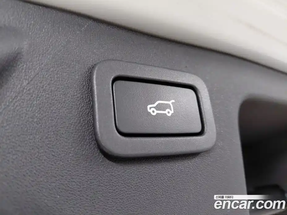 Land Rover Discovery Sport 2017 2.0 гидро в Москве № 1915354, фото 18