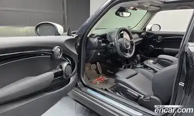 Mini Cooper 2023 1.5 гидро в Москве № 1915613, миниатюра 10