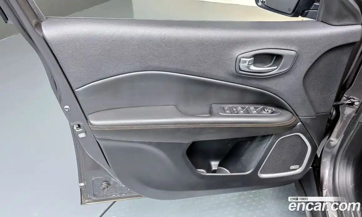 Jeep Compass 2019 2.4 гидро в Москве № 1918976, фото 14