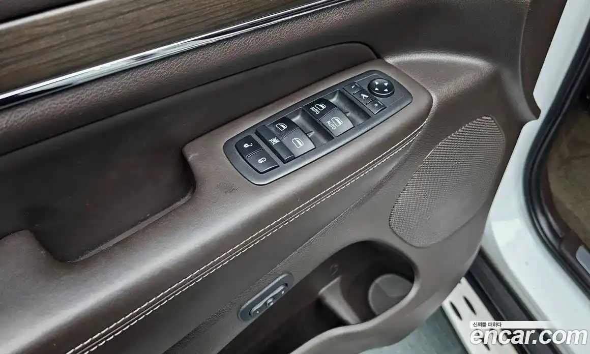 Jeep Cherokee 2019 3.6 гидро в Москве № 1919265, фото 30