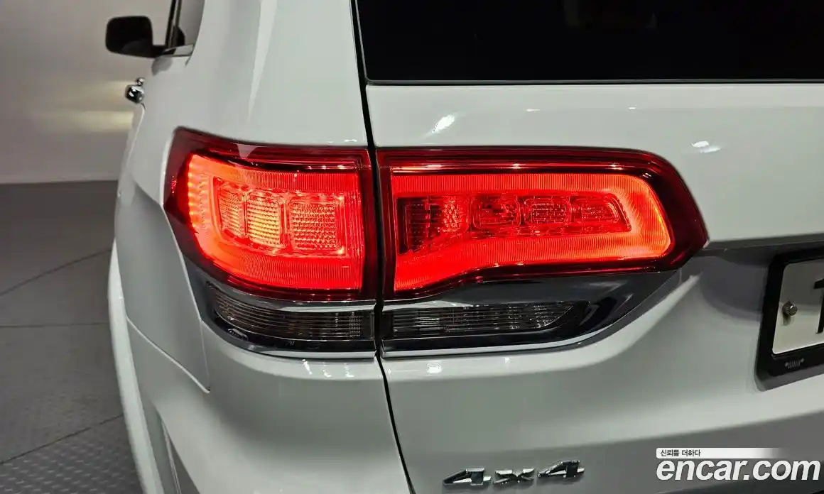 Jeep Cherokee 2019 3.6 гидро в Москве № 1919265, фото 9
