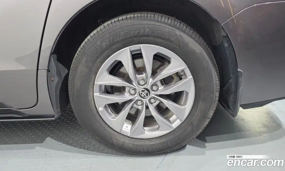 Toyota Sienna 2022 2.5 гидро в Москве № 1919566, фото 7