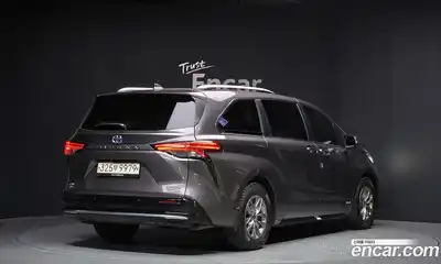 Toyota Sienna 2021 2.5 гидро в Москве № 1919567, миниатюра 2