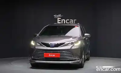 Toyota Sienna 2021 2.5 гидро в Москве № 1919567, миниатюра 3
