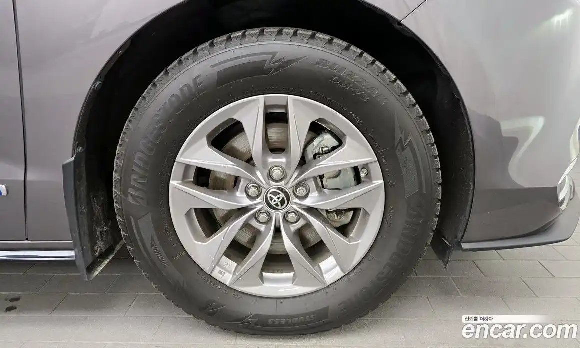 Toyota Sienna 2021 2.5 гидро в Москве № 1919567, фото 7