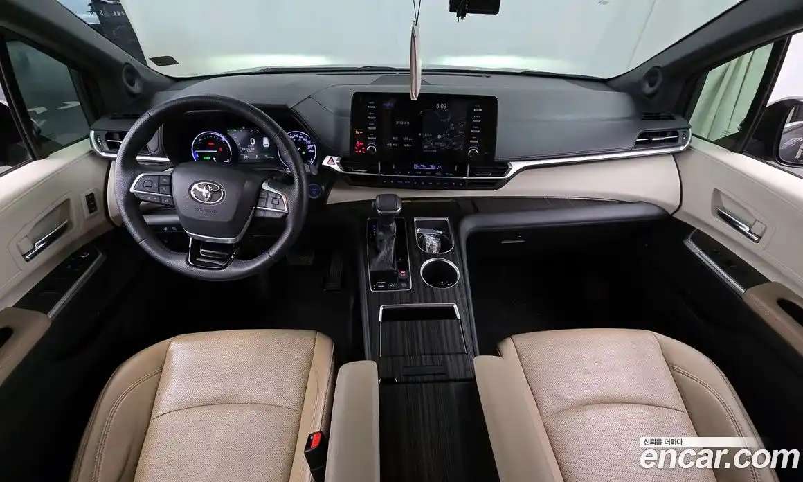 Toyota Sienna 2021 2.5 гидро в Москве № 1919567, фото 10