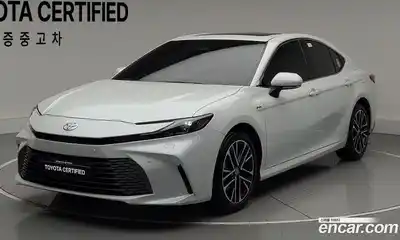 Toyota Camry 2.5 XLE Hybrid