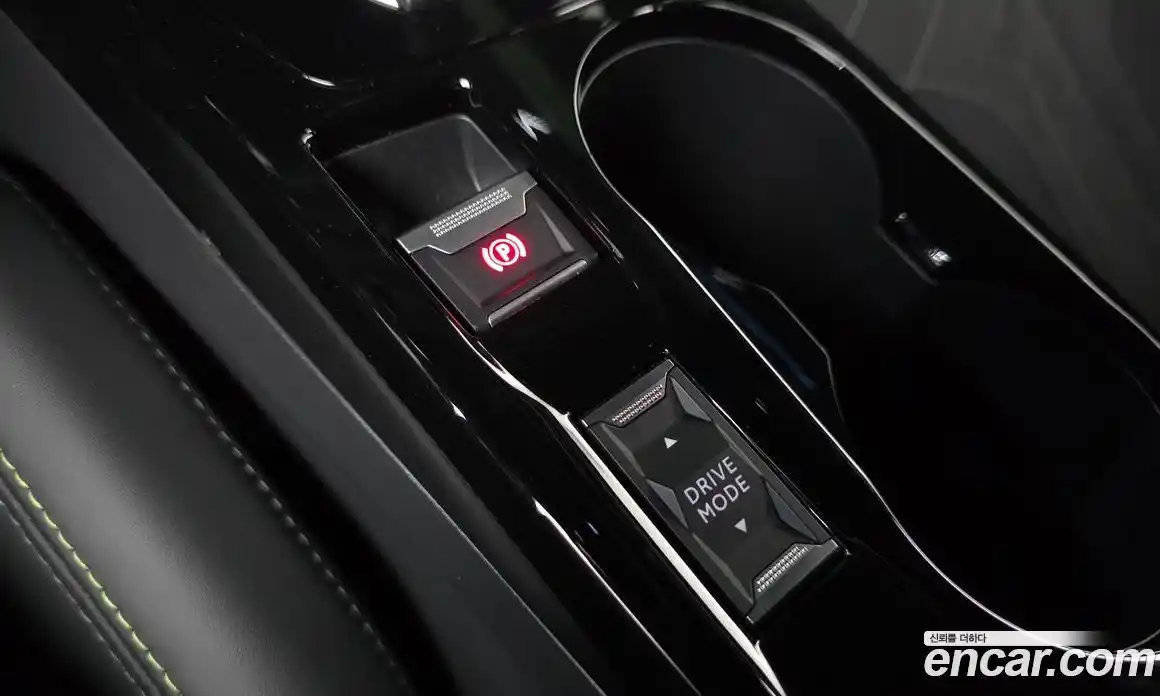 Peugeot 208 2023 0.1 гидро в Москве, фото 18