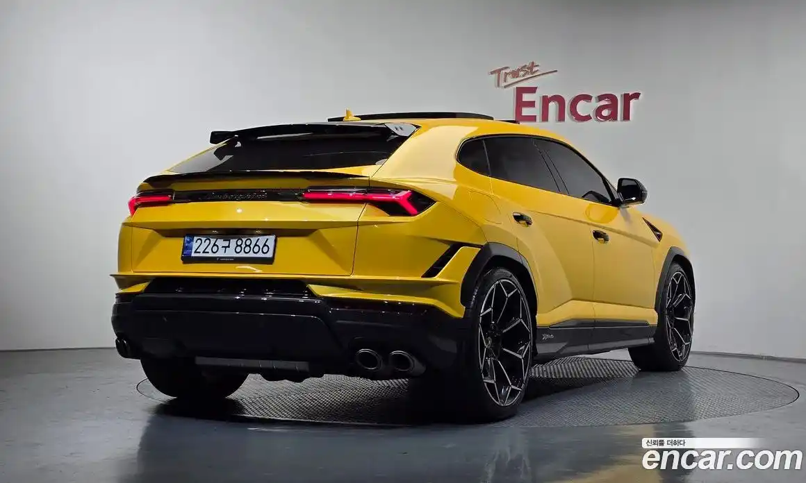 Lamborghini Urus 2024 4.0 гидро, фото 2