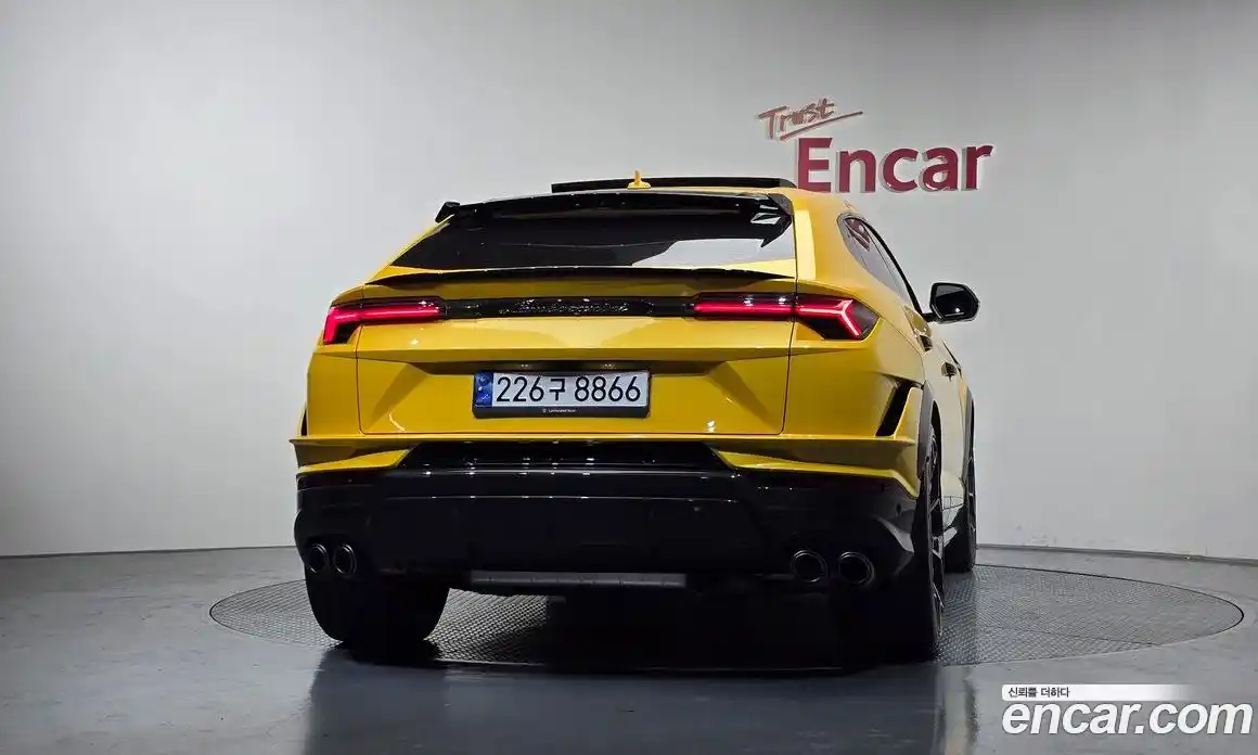 Lamborghini Urus 2024 4.0 гидро, фото 4