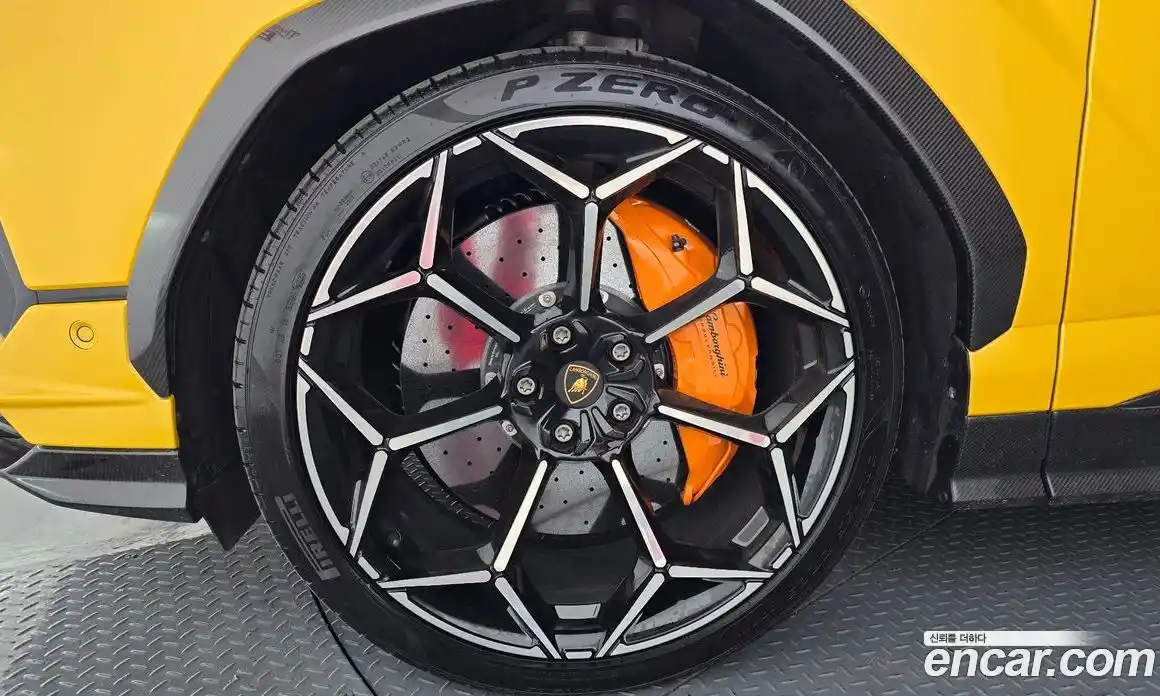 Lamborghini Urus 2024 4.0 гидро, фото 5
