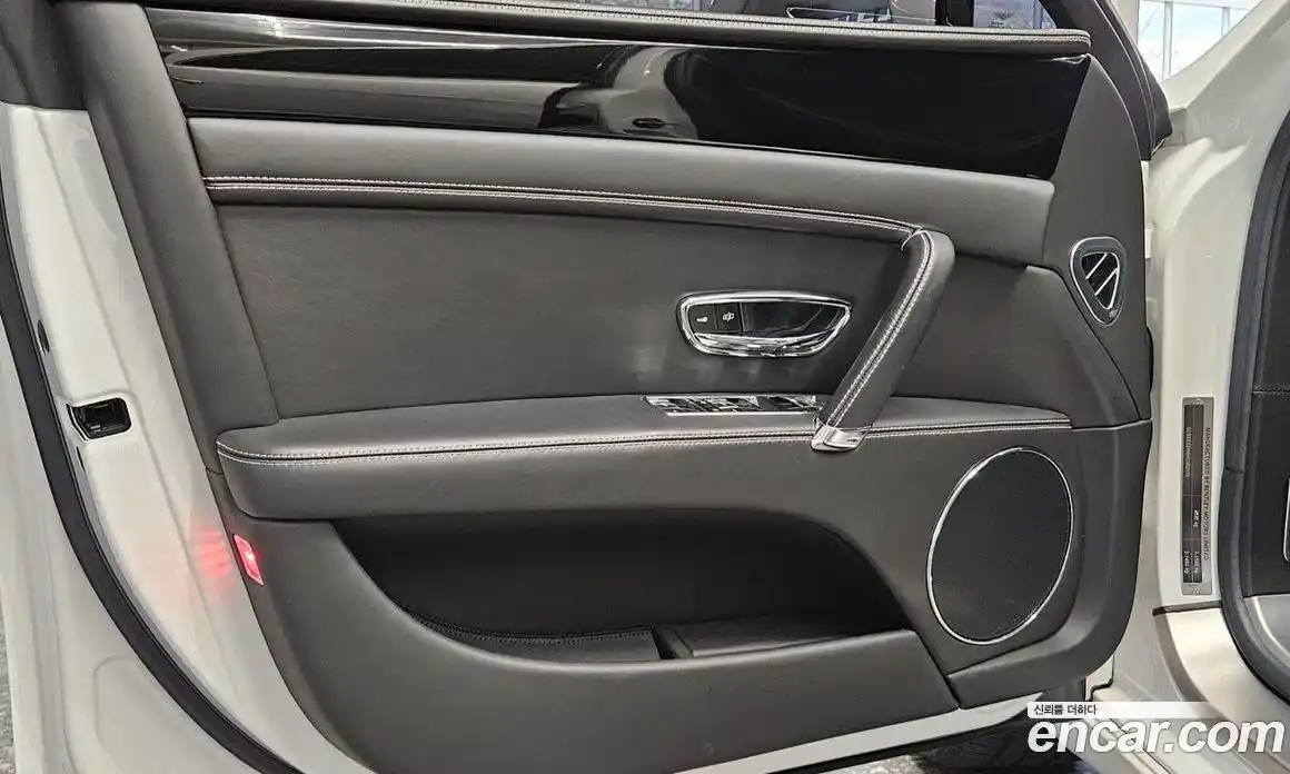 Bentley Flying Spur 2017 4.0 гидро, фото 11