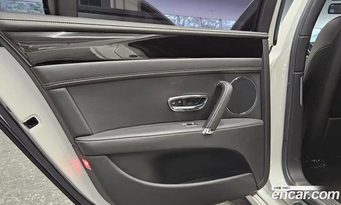 Bentley Flying Spur 2017 4.0 гидро, фото 13
