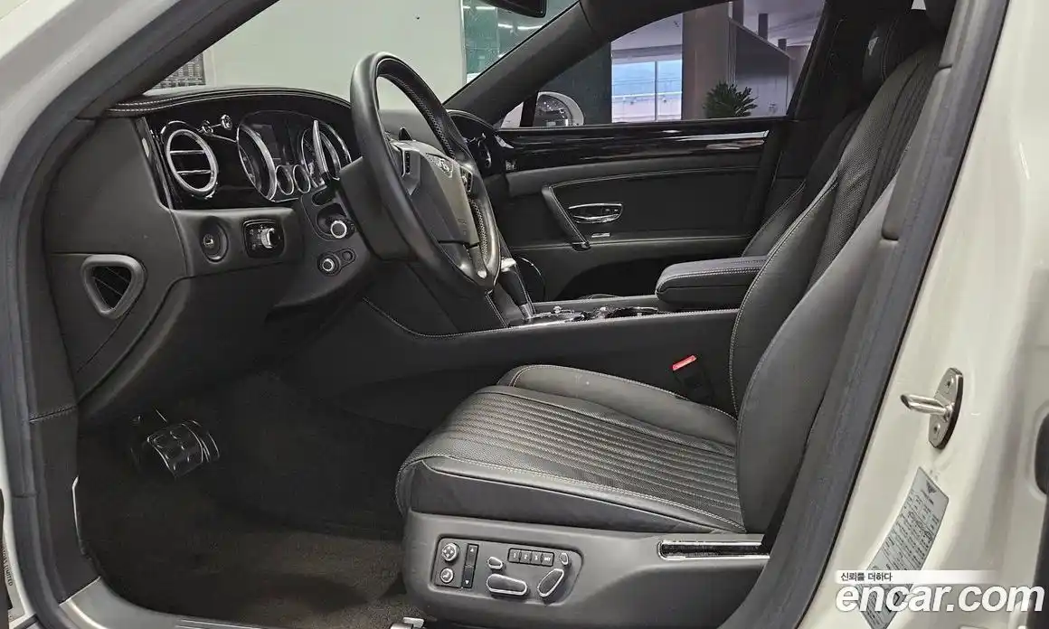 Bentley Flying Spur 2017 4.0 гидро, фото 10