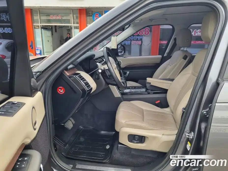 Land Rover Discovery 2018 3.0 гидро в Москве № 198197, фото 11