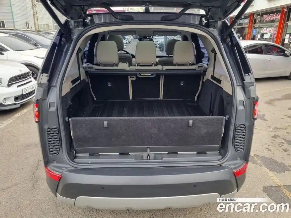 Land Rover Discovery 2018 3.0 гидро в Москве № 198197, фото 9