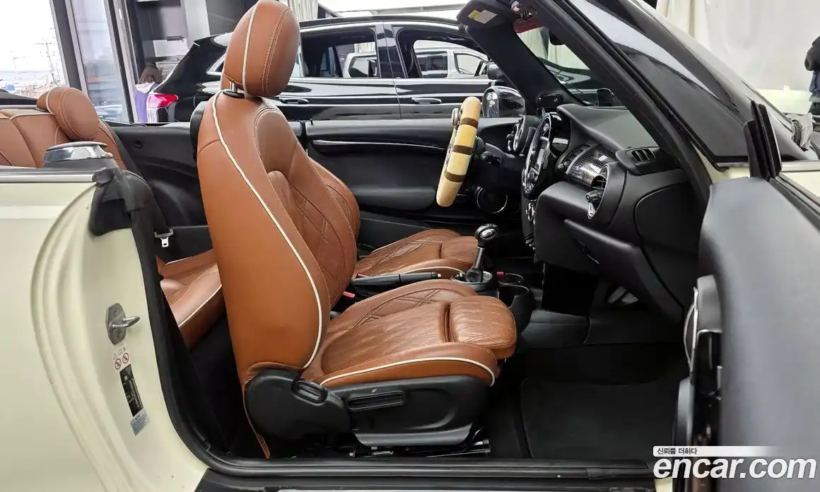 Mini Cooper Convertible 2018 2.0 гидро в Москве № 198400, фото 11