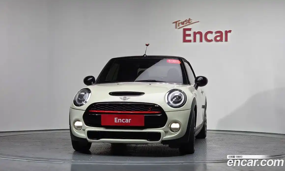 Mini Cooper Convertible 2018 2.0 гидро в Москве № 198400, фото 3