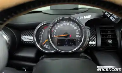 Mini Cooper Convertible 2018 2.0 гидро в Москве № 198400, миниатюра 8