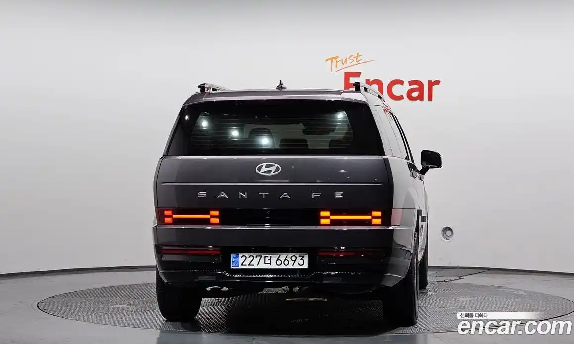 Hyundai Santa Fe 2023 1.6 гидро в Москве № 1278018, фото 4