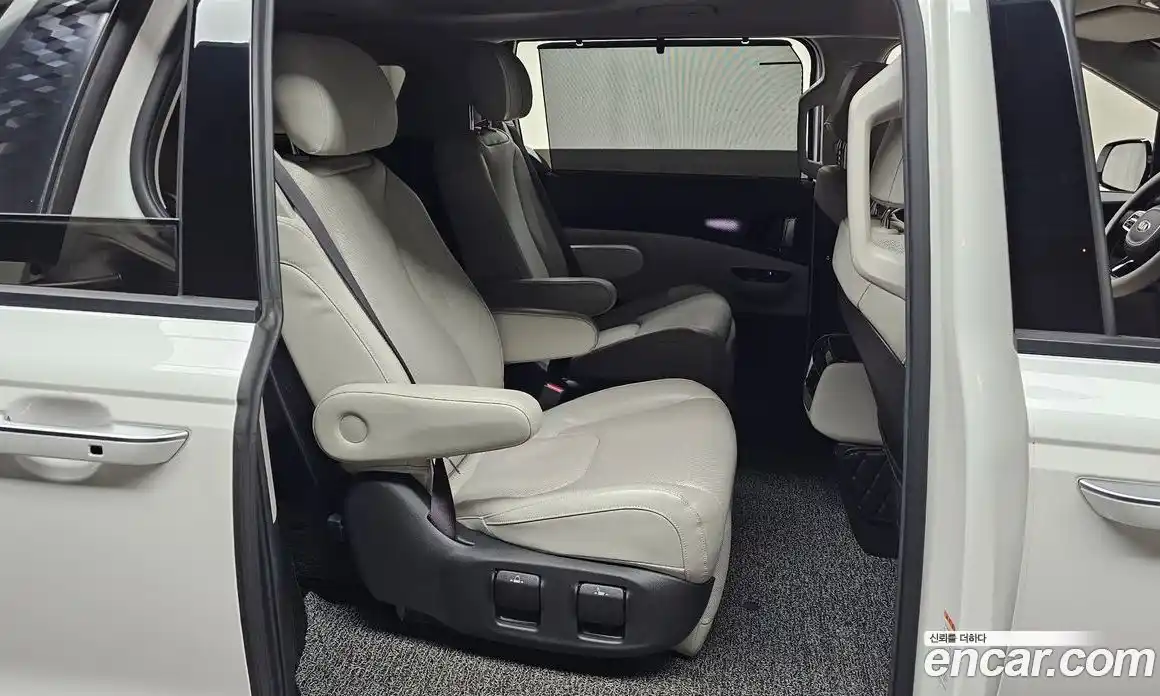 Kia Canival 2020 3.5 гидро в Москве № 1318284, фото 18