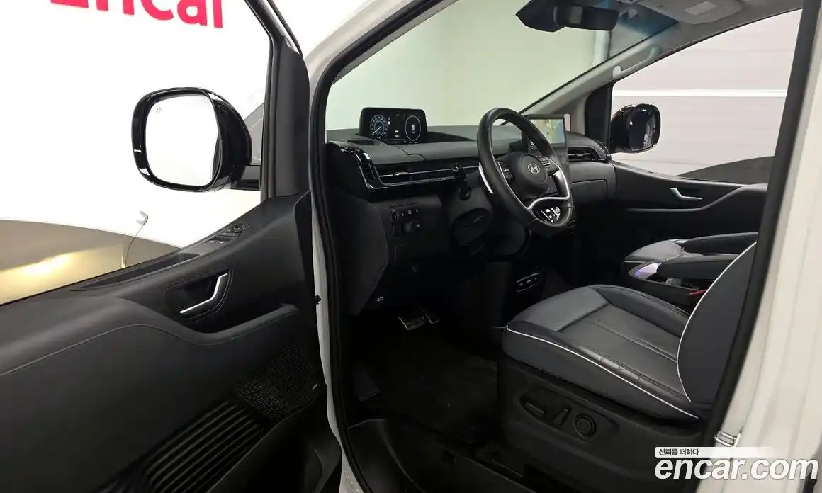 Hyundai Staria 2024 1.6 гидро в Москве № 1341919, фото 13