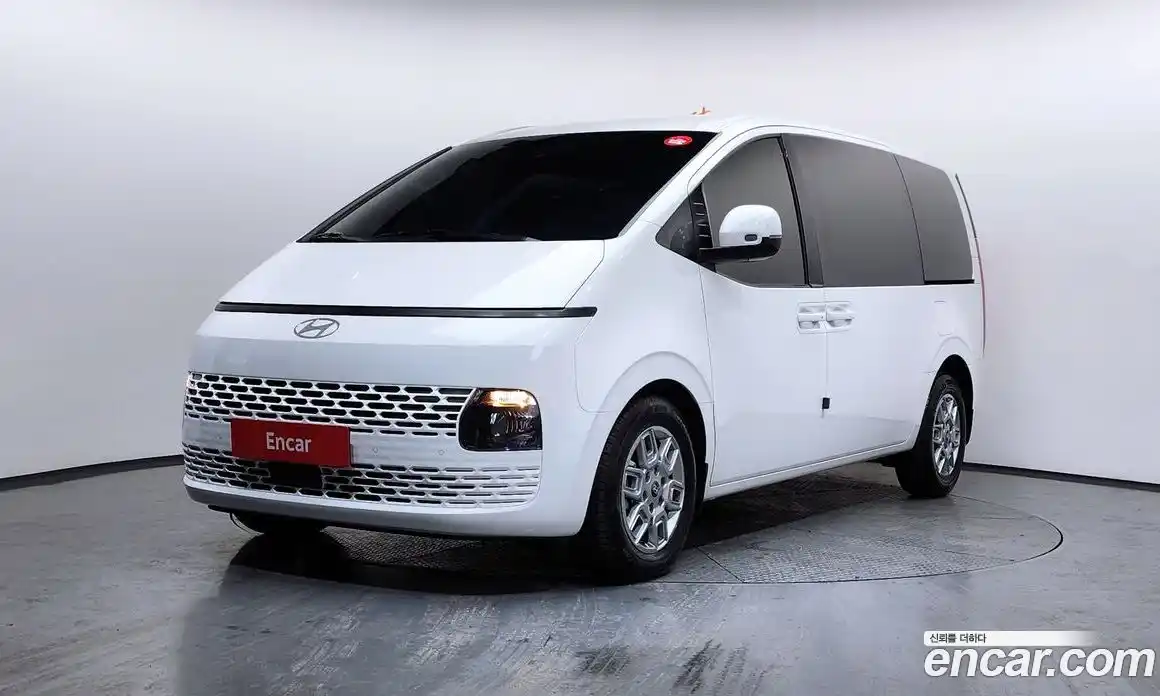 Hyundai Staria 2025 2.2 гидро в Москве № 1416953, фото 1