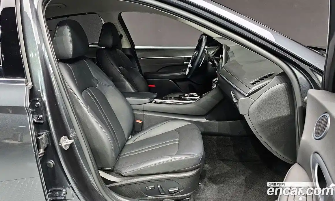 Hyundai Sonata 2023 1.6 гидро в Москве № 1417135, фото 16