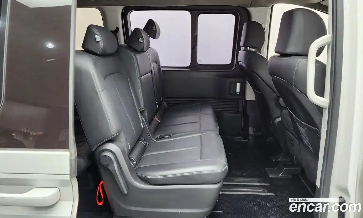 Hyundai Staria 2023 2.2 гидро в Москве, фото 16
