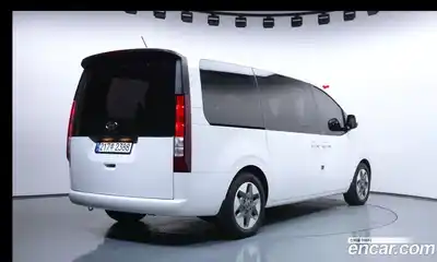 Hyundai Staria 2023 2.2 гидро в Москве, миниатюра 2