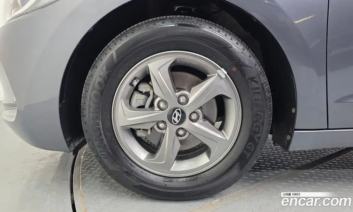 Hyundai Avante 2016 1.6 механика в Москве № 1610496, фото 5